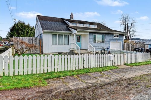 102 S Chehalis St, Montesano, WA, 98563-3818 | Card Image