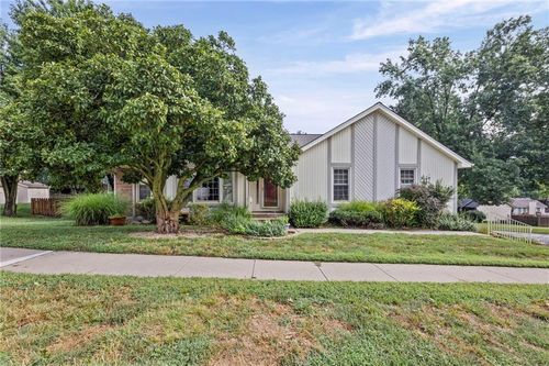 8210 N Virginia Ave, Kansas City, MO, 64118-1377 | Card Image