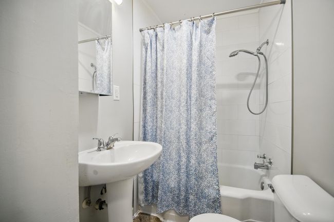 Bathroom | Image 12