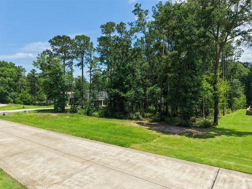 9570 Longmire Oaks Dr, Conroe, TX, 77304-4594 | Card Image