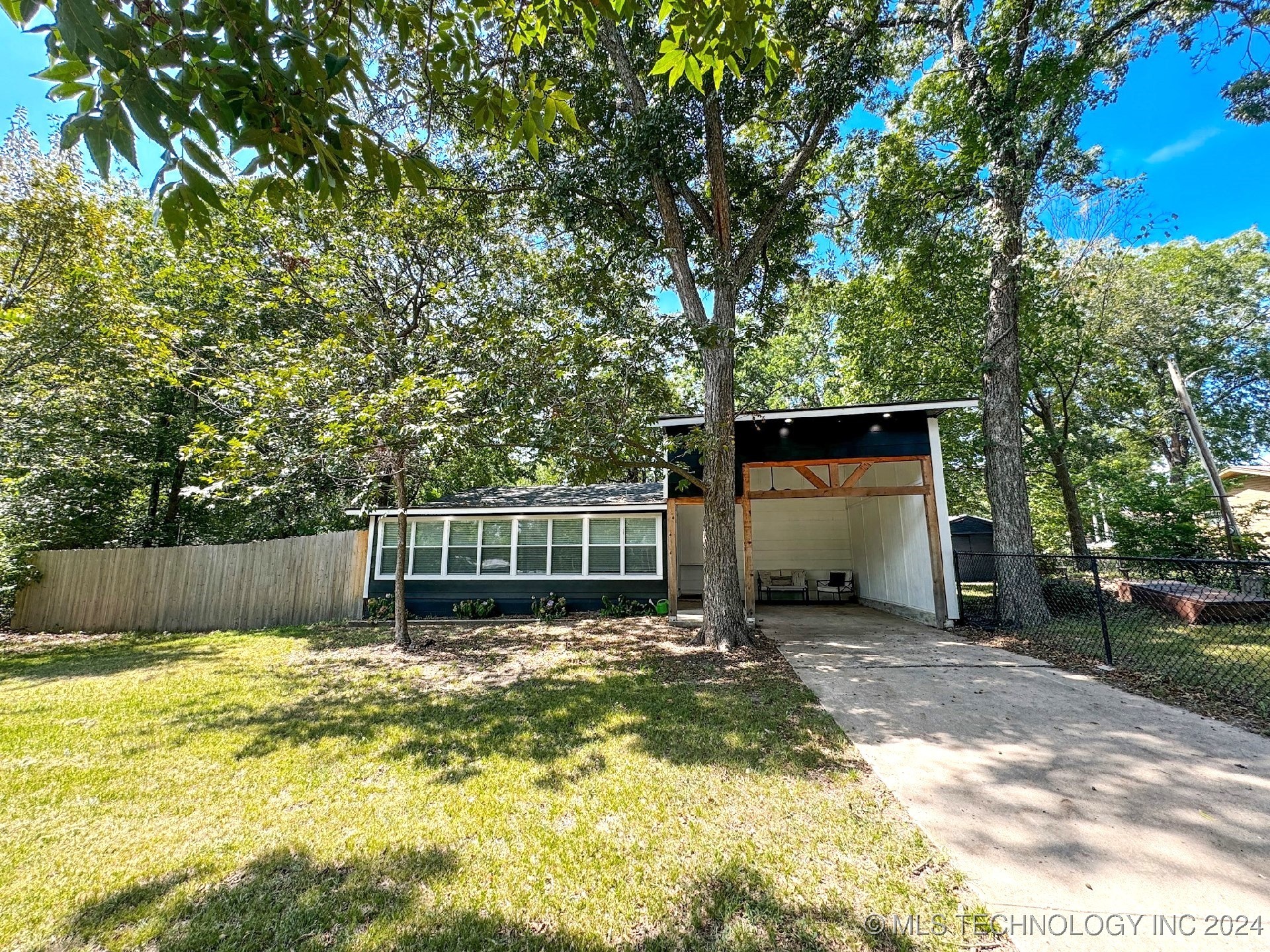320 Rd, Wagoner, OK 74467