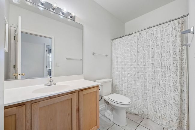 3070 - 3070 Falling Waters Ln, Condo with 2 bedrooms, 2 bathrooms and null parking in Lindenhurst IL | Image 17