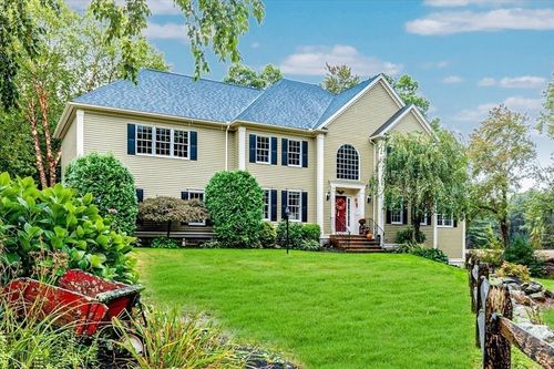 5 Blais Farm Rd, Middleton, MA, 01949-2343 | Card Image