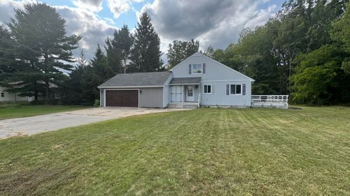 8277 Peninsula Dr, Stanwood, MI, 49346-8303 | Card Image
