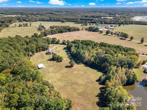 1725 Woods Rd, chester, SC, 29706-6434 | Card Image