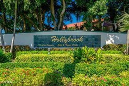 207-9511 N Hollybrook Lake Dr, Pembroke Pines, FL, 33025-1590 | Card Image