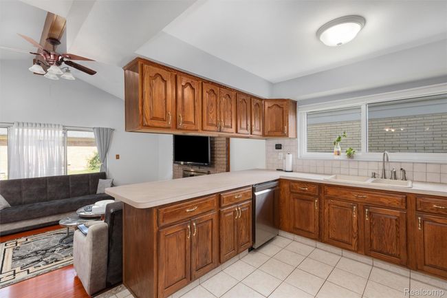 10-37400 Hacker Dr 0006.jpg | Image 9