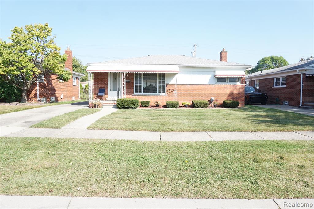 Florence St, Roseville, MI 48066