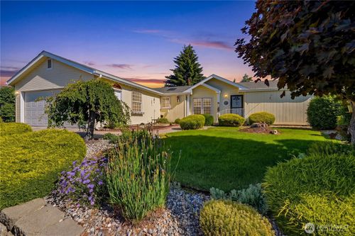 1808 Heritage Dr, Wenatchee, WA, 98801-8204 | Card Image