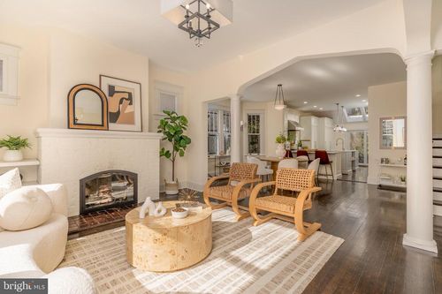 2939 Macomb St Nw, WASHINGTON, DC, 20008-3316 | Card Image