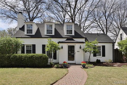 8069 Teasdale Ave, University City, MO, 63130-3818 | Card Image