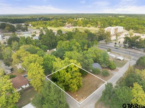 111 Mallory St, Lindale, TX, 75771-6435 | Card Image