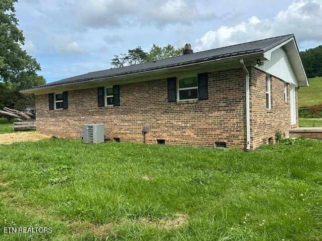 320 Speaks Branch Rd, House other with 2 bedrooms, 1 bathrooms and null parking in Rose Hill VA | Image 5