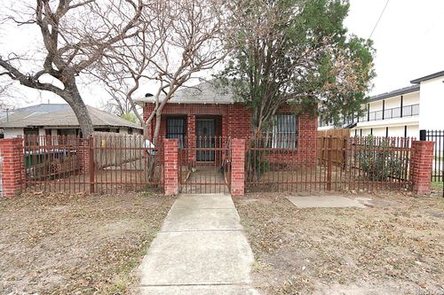 910 Culebra Rd, San Antonio, TX, 78201-6117 | Card Image