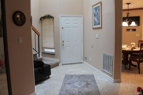 185 Colony Dr, Holbrook, NY, 11741-2847 | Card Image
