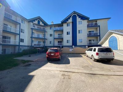 409 - 10405 99 Ave, Condo with 2 bedrooms, 2 bathrooms and 1 parking in Grande Prairie AB | Image 1