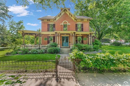 743 Indiana St, Lawrence, KS, 66044-2331 | Card Image
