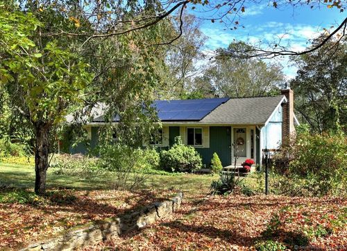 76 Squires Rd, Madison, CT, 06443-1703 | Card Image