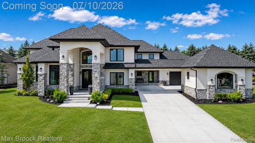 10464 Stoney Point Dr, South Lyon, MI, 48178-8051 | Card Image