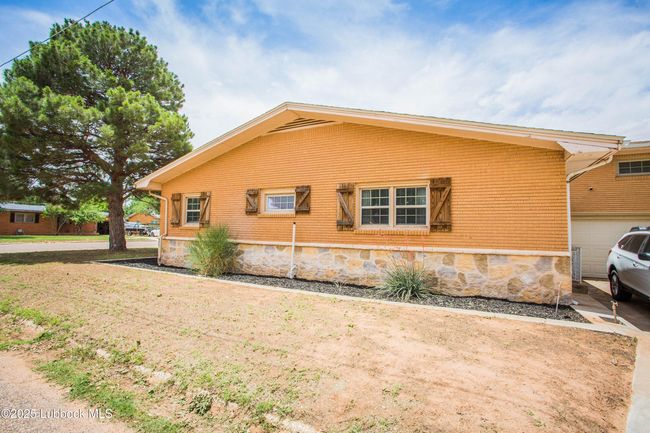202 N 19 Th St, House other with 3 bedrooms, 3 bathrooms and null parking in Lamesa TX | Image 30