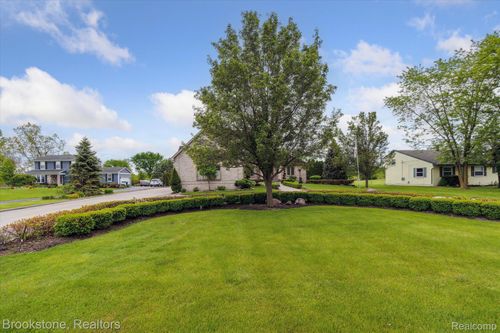 27820 29 Mile Rd, Lenox, MI, 48048-1011 | Card Image