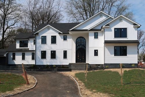 261 Appletree Ln, Mountainside, NJ, 07092-1740 | Card Image