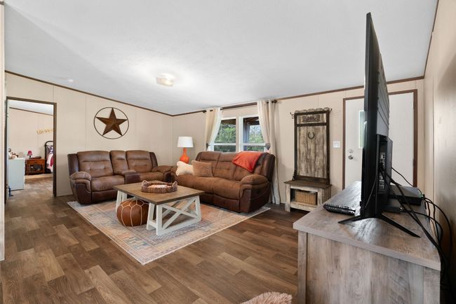 Living Room | Image 10