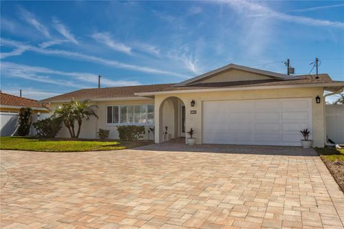 102 23rd St, BELLEAIR BEACH, FL, 33786-3417 | Card Image