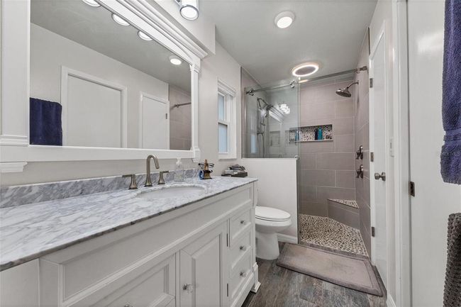 Master Bathroom | Image 24
