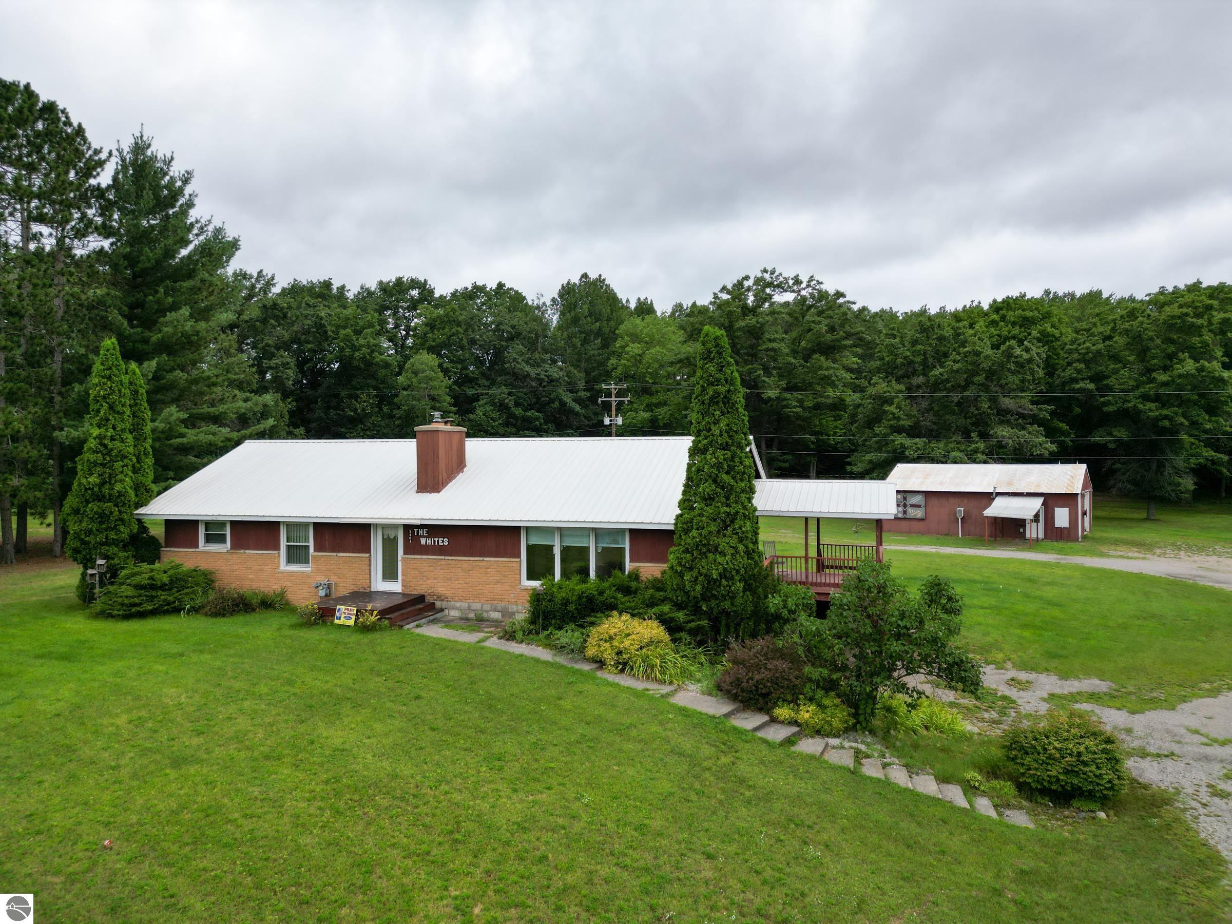 Cadillac Dr, Farwell, MI 48622