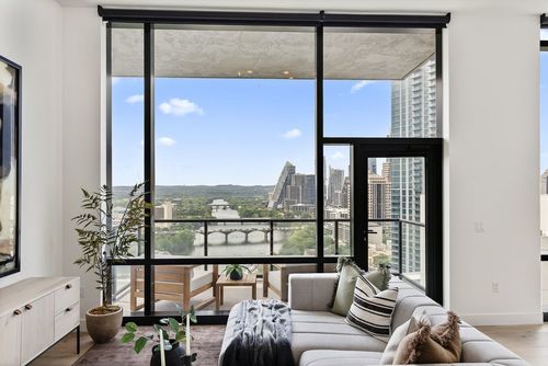 2208-70 Rainey St, Austin, TX, 78701-4748 | Card Image