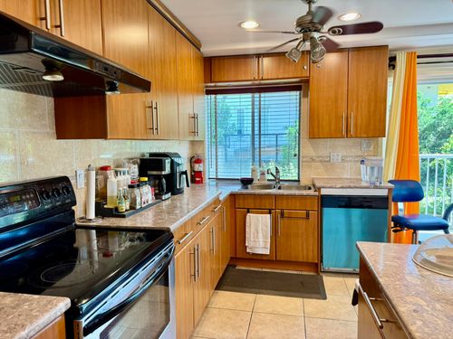 208-815 Fourth Ave, New Westminster, BC, V3M1S8 | Card Image