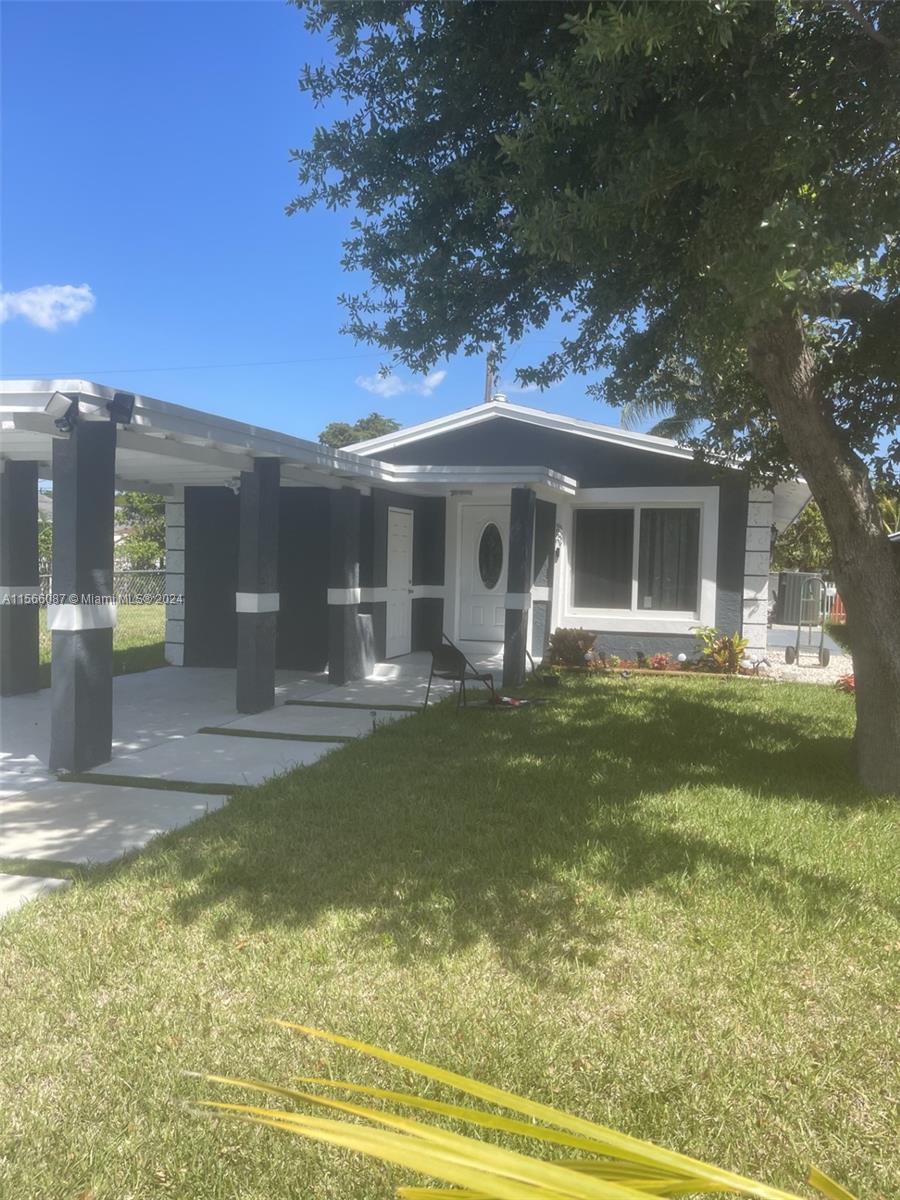 Douglas St, Hollywood, FL 33020