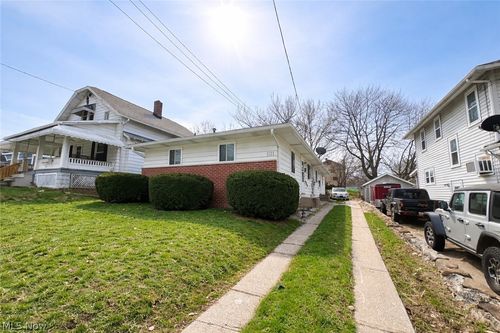 2568 Albrecht Avenue, Akron, OH, 44312 | Card Image