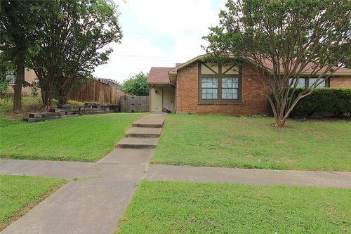 407 Pogue St, Cedar Hill, TX, 75104-2840 | Card Image