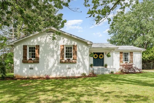 916 Greenwood Dr, McMinnville, TN, 37110-3637 | Card Image
