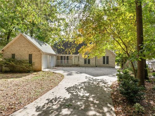 3105 Riverside Dr, Lexington, NC, 27292-7962 | Card Image