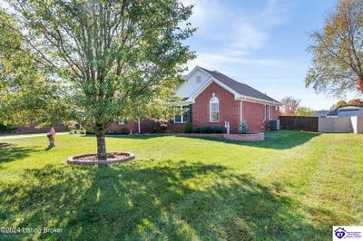 1013 Pembrooke Drive, House other with 3 bedrooms, 3 bathrooms and null parking in Bardstown KY | Image 1