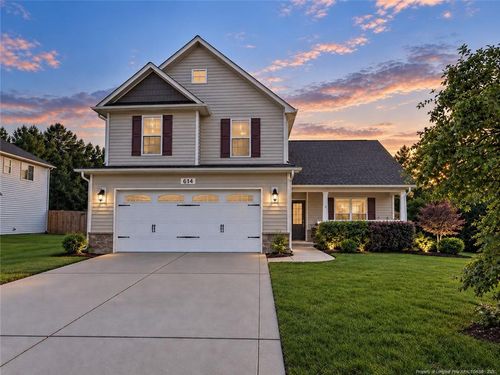 614 Hogart St, Raeford, NC, 28376-7567 | Card Image