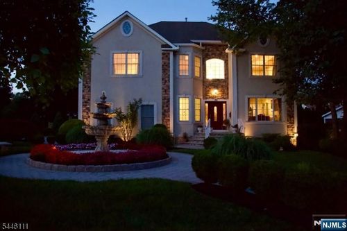 20 Hugenot Street, East Hanover Twp, NJ, 07936 | Card Image