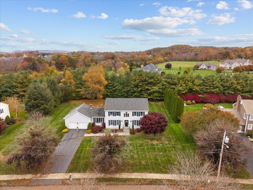 32 Justine Dr, North Haven, CT, 06473-3553 | Card Image