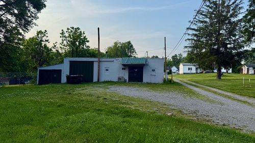 124 W Vine St, Jackson, OH, 45640-1236 | Card Image