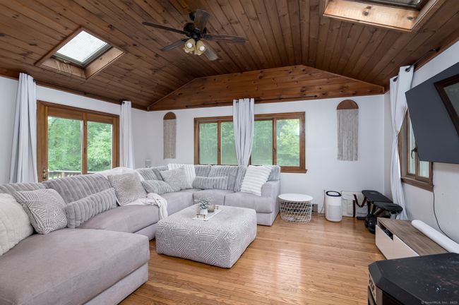 104 East St, House other with 3 bedrooms, 1 bathrooms and 6 parking in Hebron CT | Image 15