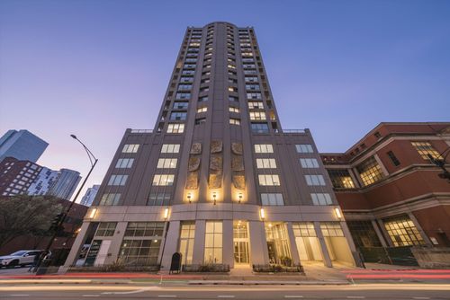 1512-600 N Dearborn St, Chicago, IL, 60654-6294 | Card Image