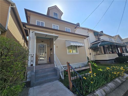 8 Spruce St, Natrona Hts, PA, 15065-2613 | Card Image