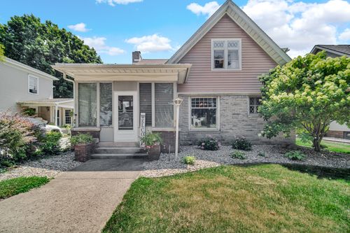 414 W Michigan St, New Carlisle, IN, 46552-8127 | Card Image