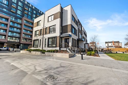 16-10 Ed Clark Gdns, Toronto, ON, M6N0B5 | Card Image