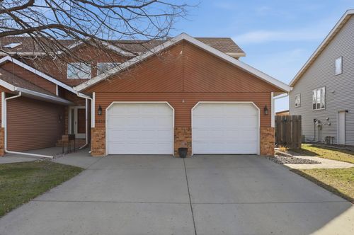 2414 26th St S, Fargo, ND, 58103-5095 | Card Image