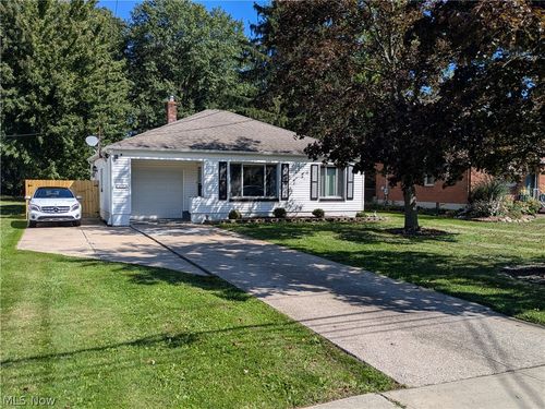 4119 Columbia Rd, North Olmsted, OH, 44070-2091 | Card Image