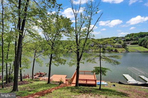 1494 Wynonah Dr, AUBURN, PA, 17922-9301 | Card Image